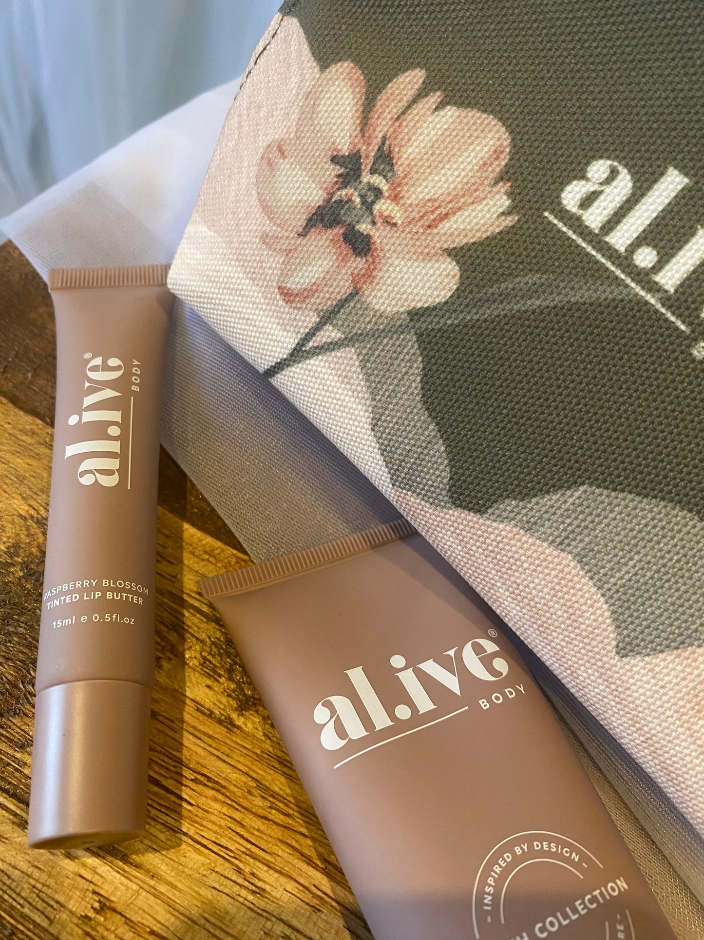 Alive - Hand & Lip Gift Set - Raspberry Blossom & Juniper